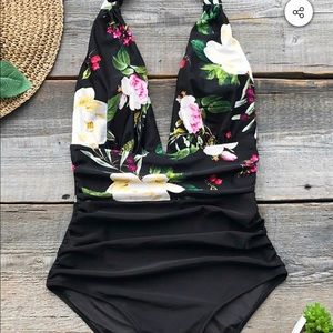 Cupshe Lost Butterfly One Piece: Sz XL: NWT